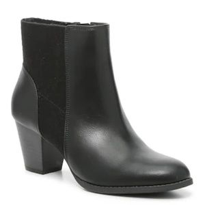 Kelly & Katie Black Bootie Boots Sz 6